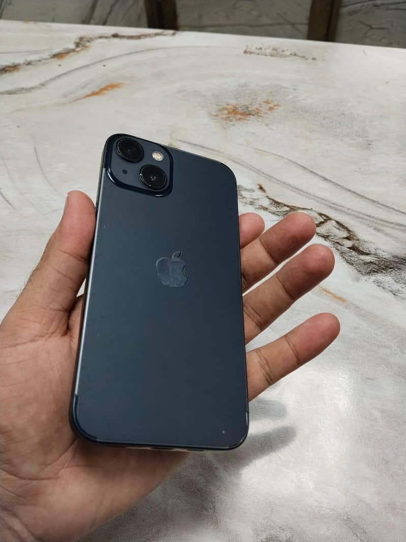Apple iPhone 13 0