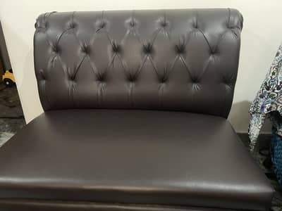 2 Seater Leather Sofa – Stylish & Comfortable