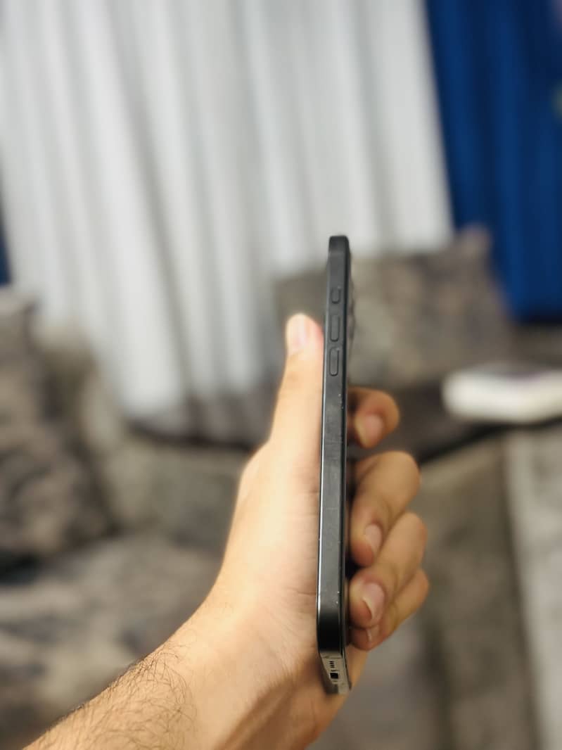 Apple iPhone 16 Pro Max 5