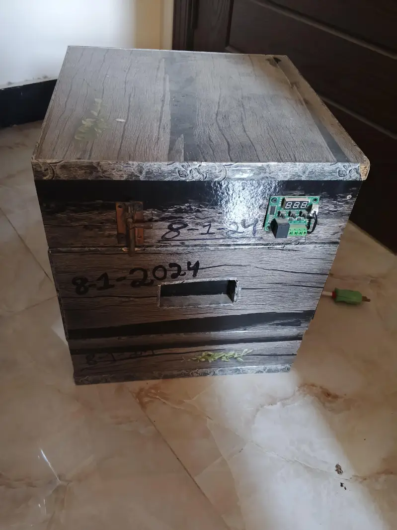egg incubator — photo 4