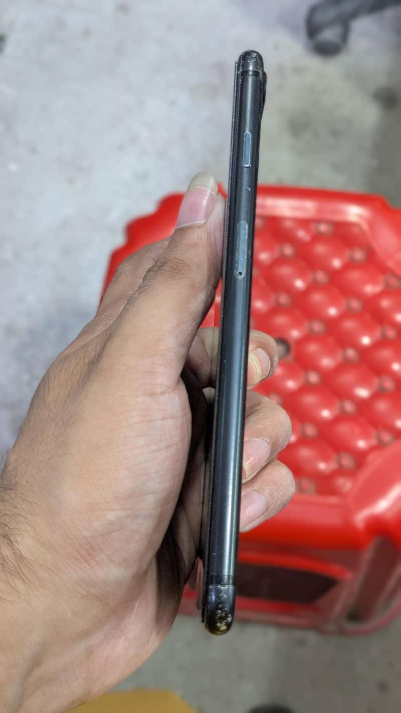 Apple iPhone 7 Plus 1