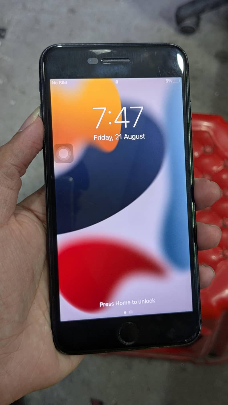 Apple iPhone 7 Plus 5