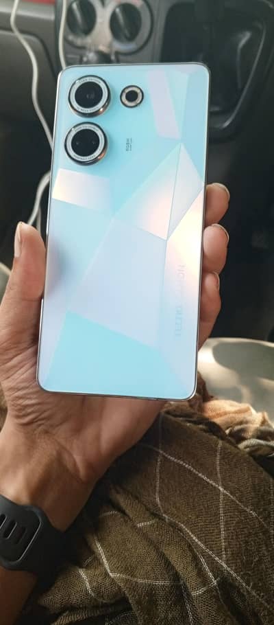 Tecno CAMON 20
