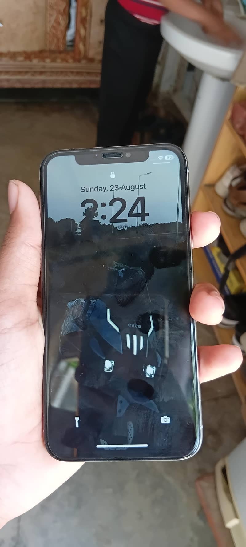 Apple iPhone X 4