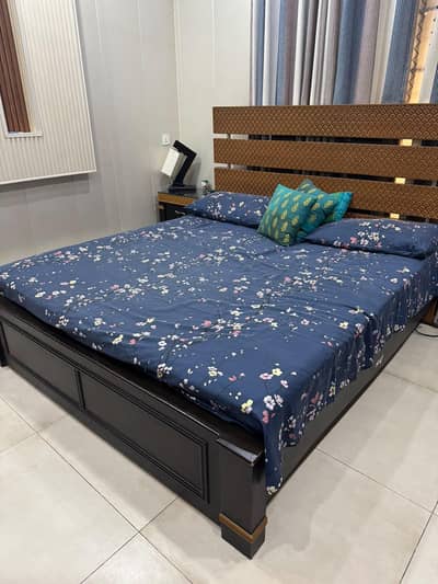 used king size  bed with side tables and dressingtable
