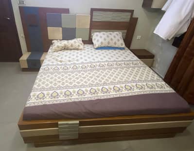 Bed,Side Table & Dressing