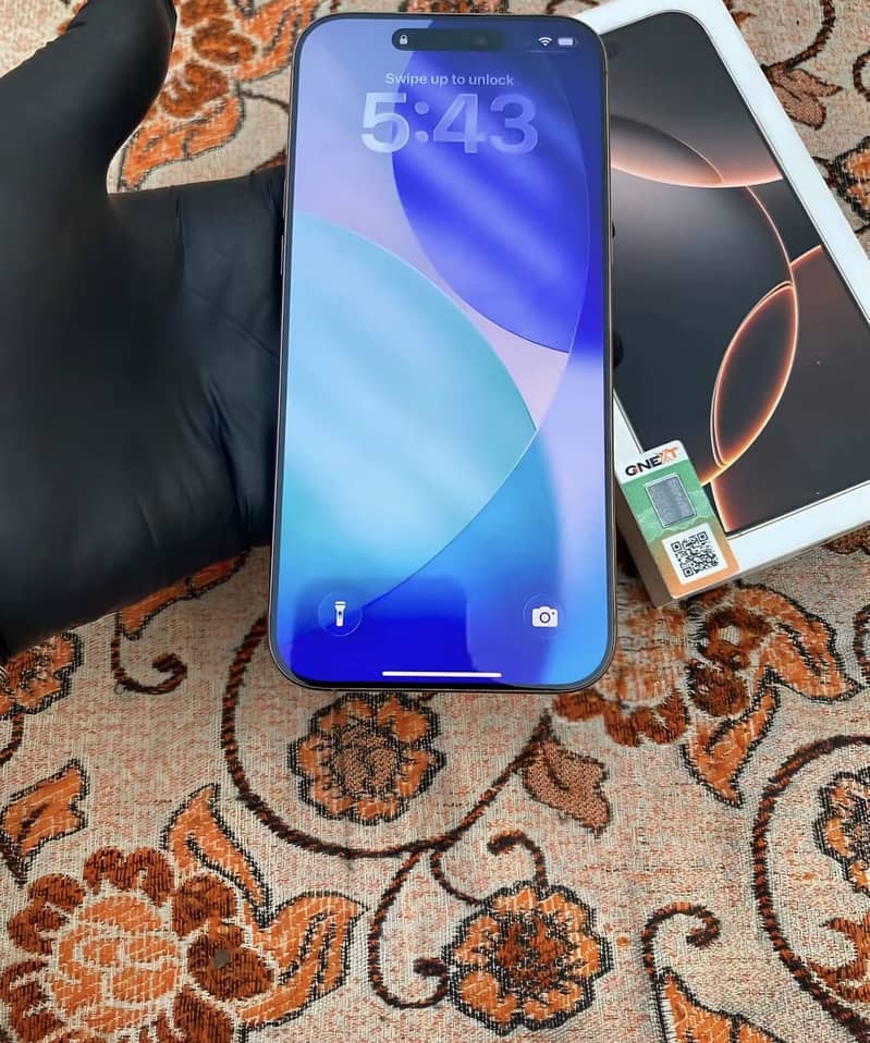 Apple iPhone 16 Pro Max 4
