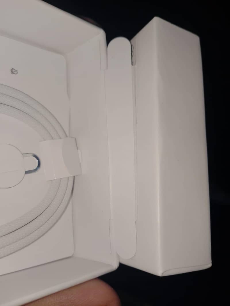 Apple iPhone 16 9