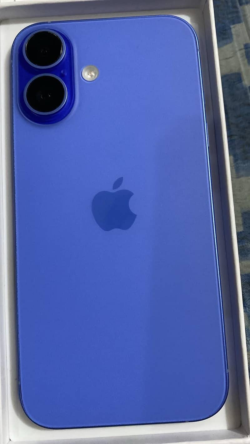 Apple iPhone 16 10