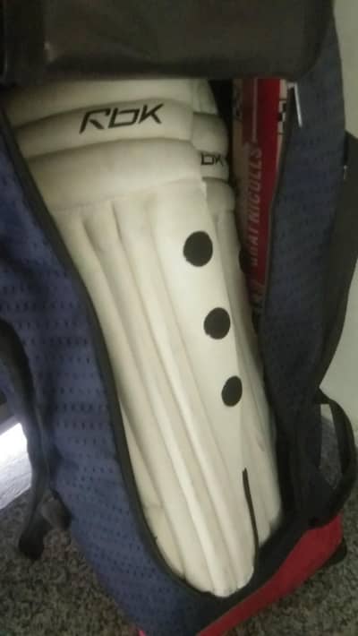 CRICKET KIT JUST 10 DAYS USED WITH KIT BAG AND BAT