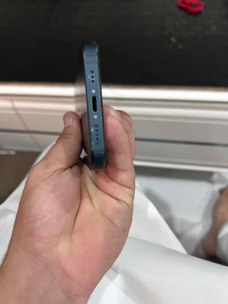 Apple iPhone 13 1