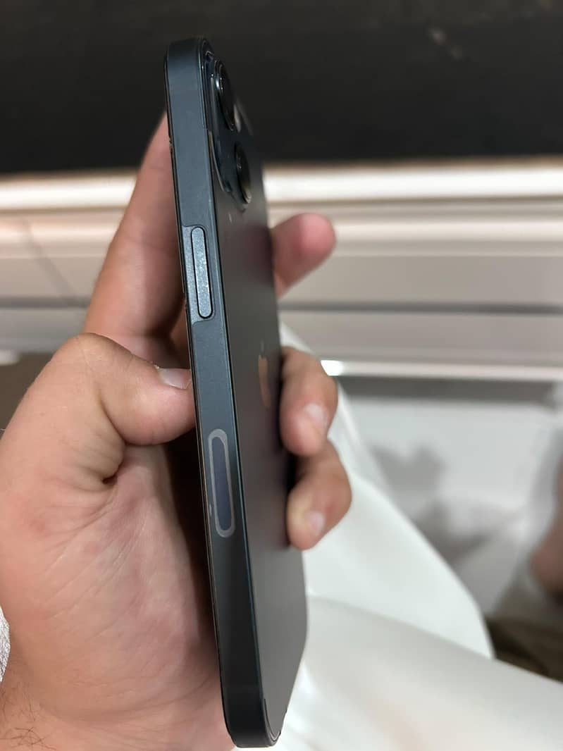 Apple iPhone 13 2