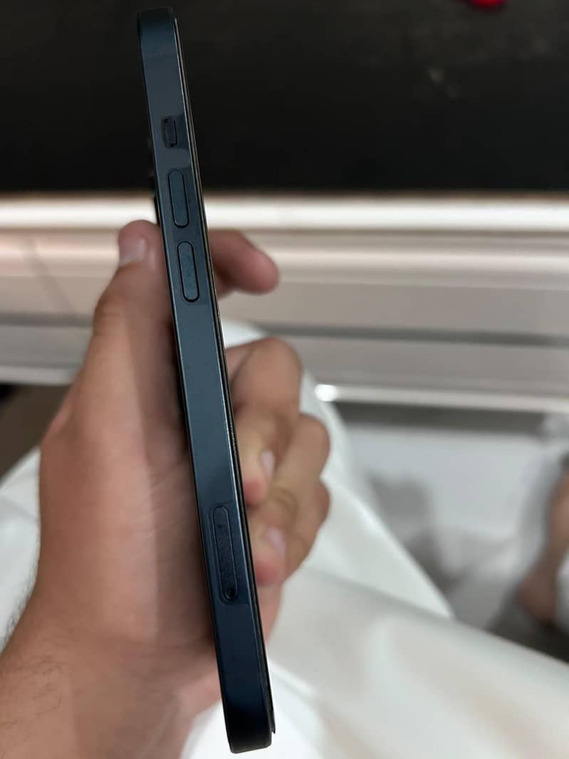 Apple iPhone 13 3