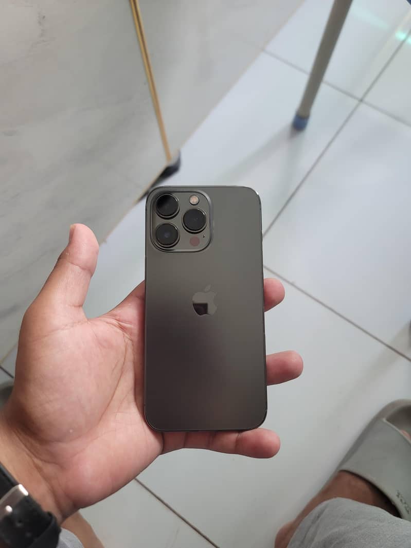 Apple iPhone 13 Pro 1