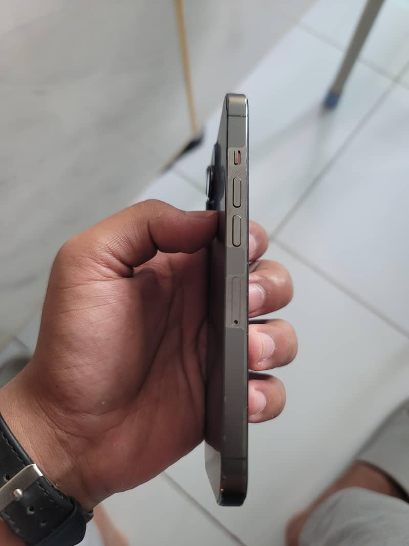 Apple iPhone 13 Pro 3