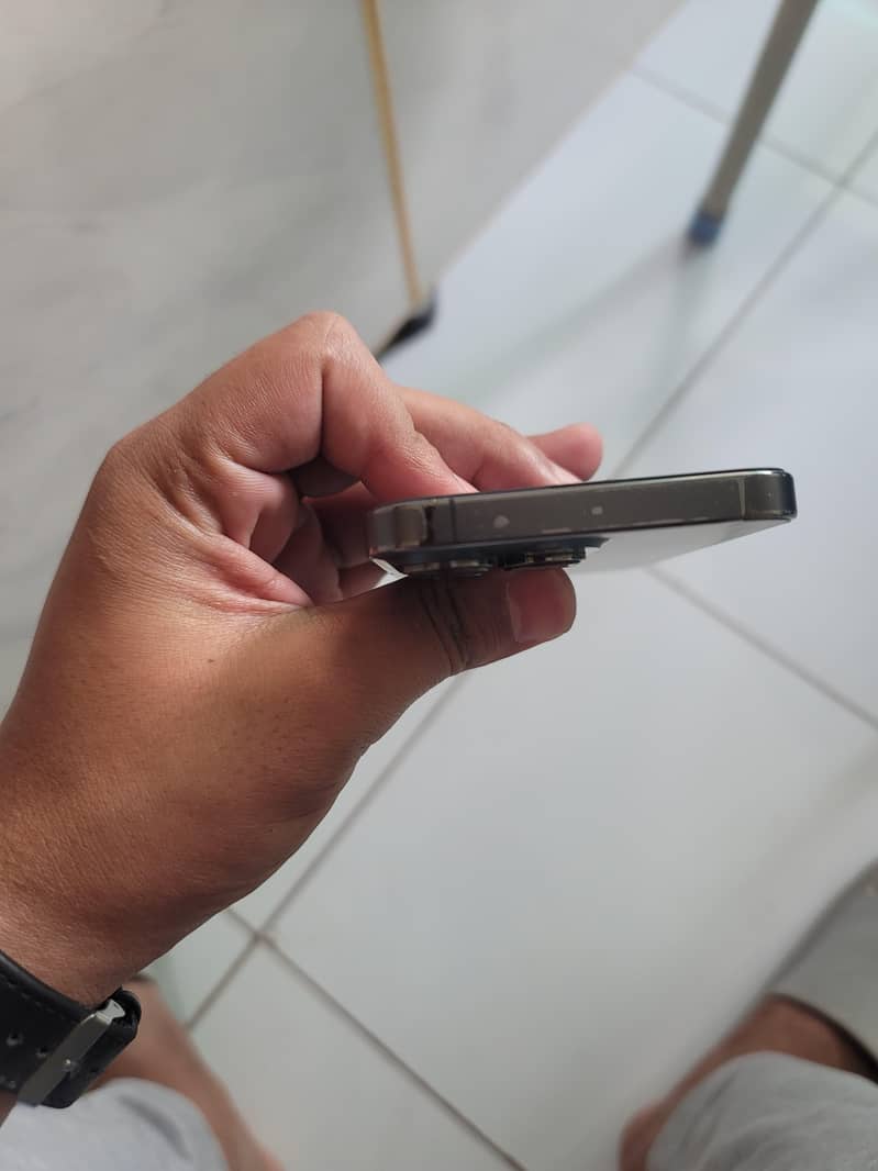 Apple iPhone 13 Pro 4