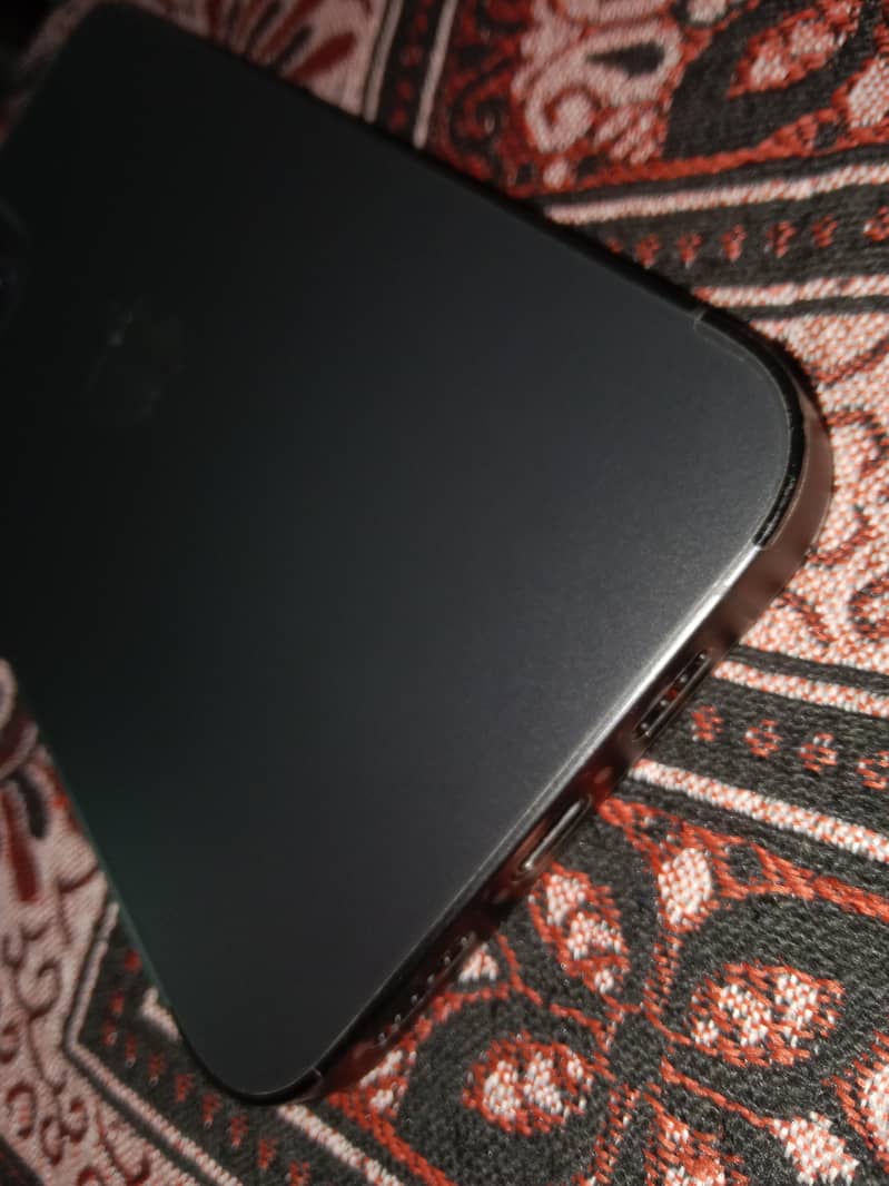 Apple iPhone 12 Pro Max 3
