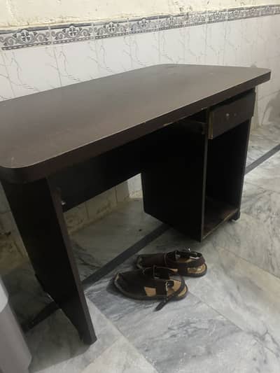Conputer Table for sale