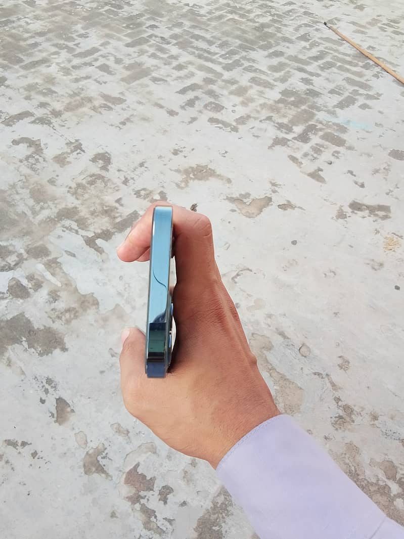 Apple iPhone 12 Pro 1