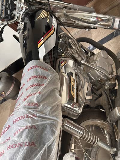 Honda 125 Special Edition 4 Stroke Black Colour