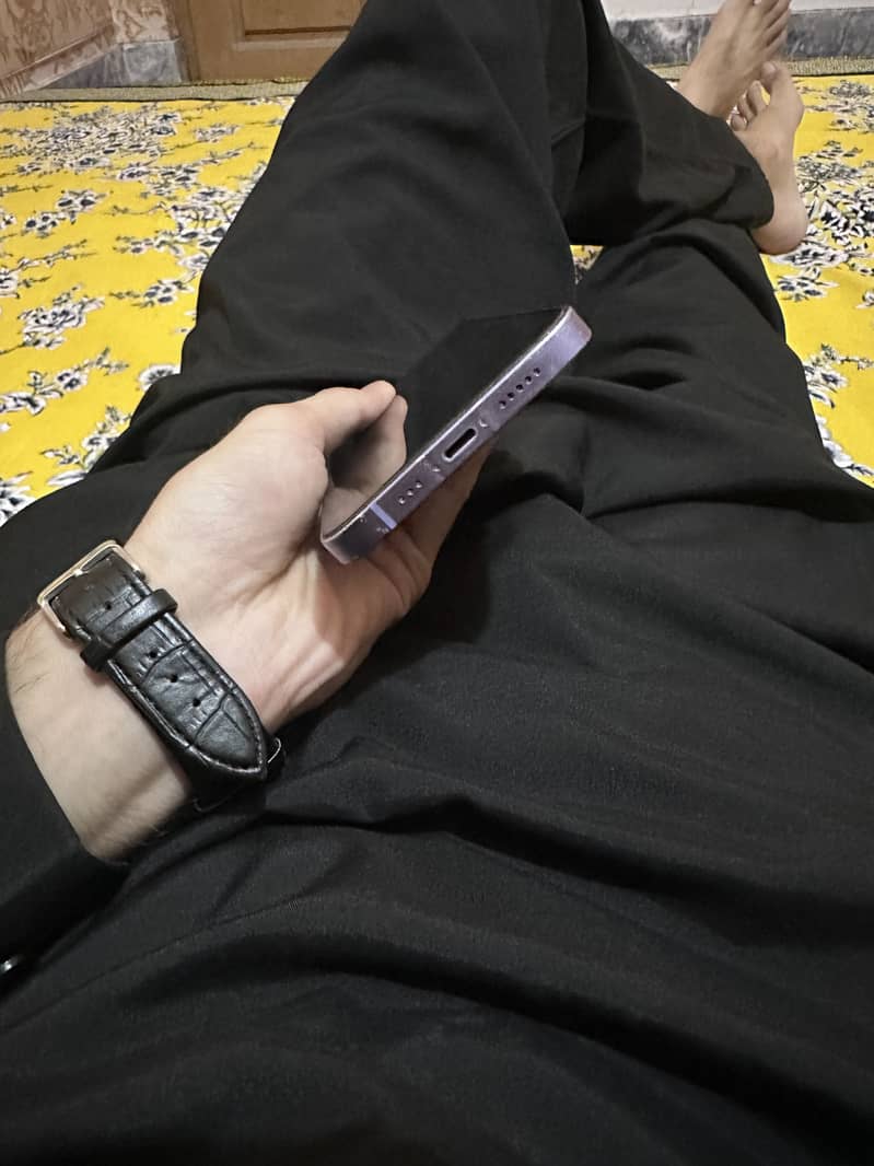 Apple iPhone 12 3
