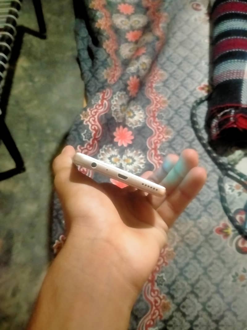 OPPO A57 4