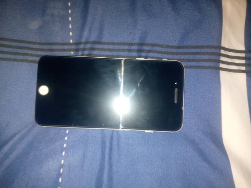 Apple iPhone 8 Plus 2