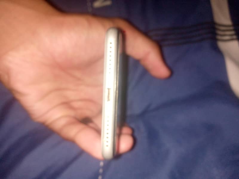 Apple iPhone 8 Plus 3