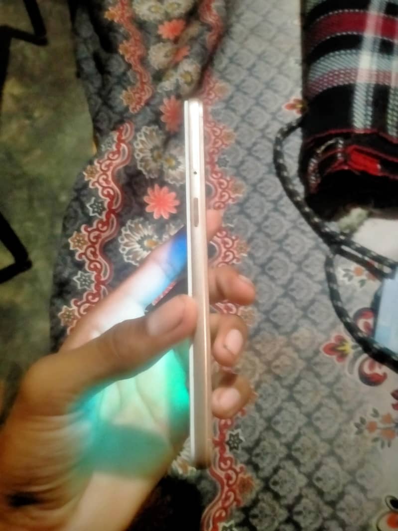 OPPO A57 7