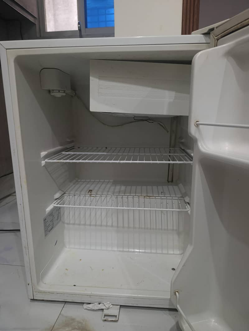 Mini Fridge 1