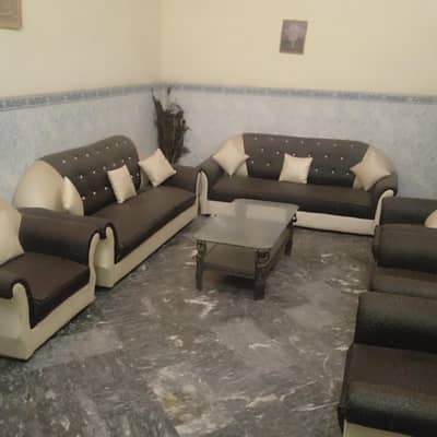 Brand New 5 Seater Leather Sofa Set - Black & Cream - Sargodha