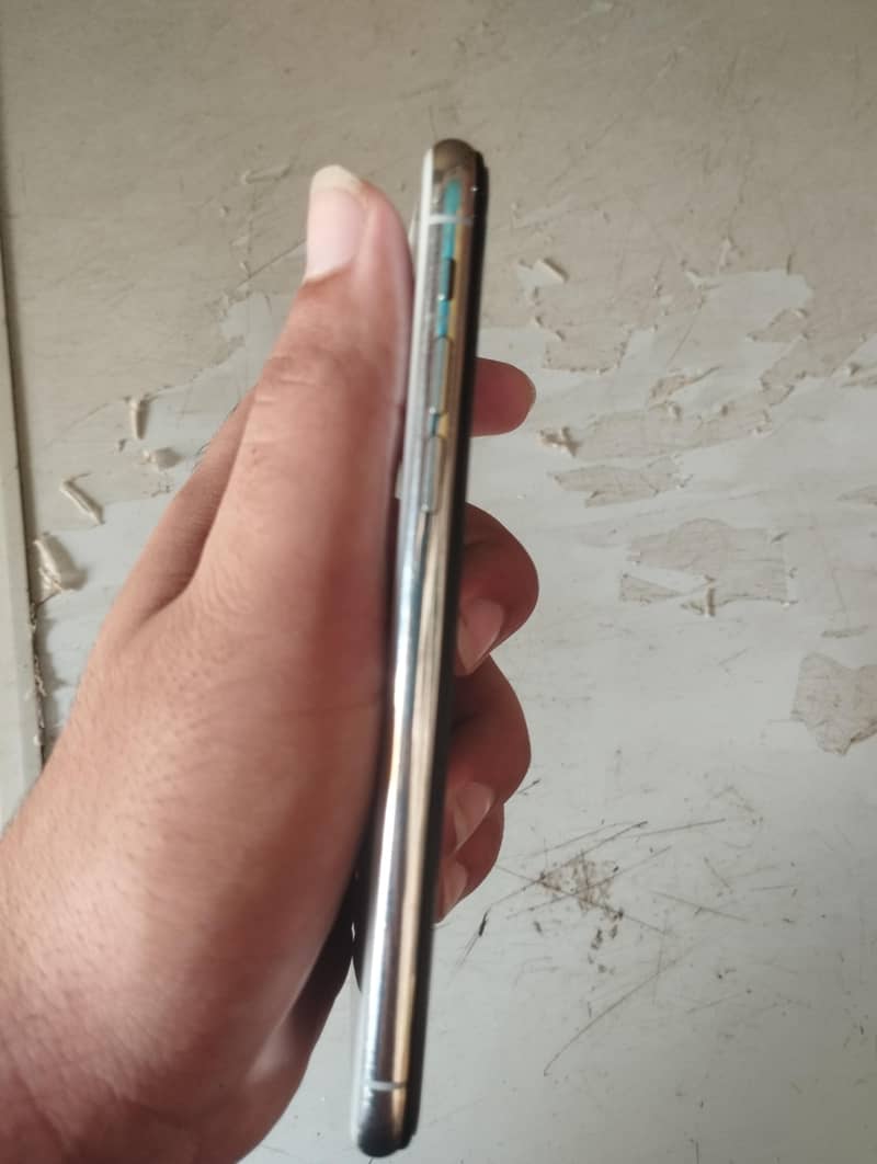 Apple iPhone X 3