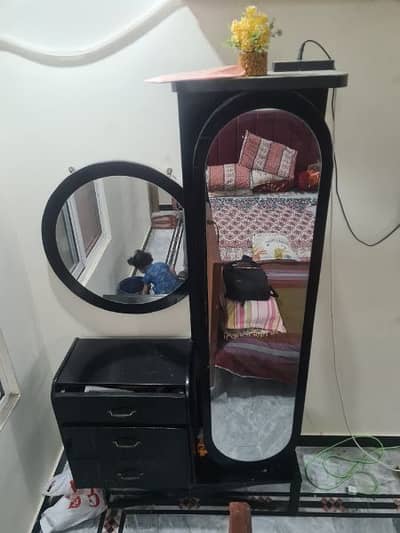 6 Feet Revolving Mirror Dressing Table for Sale