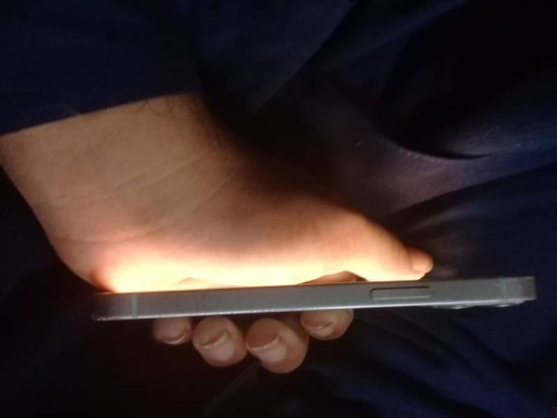 Apple iPhone 12 mini 0