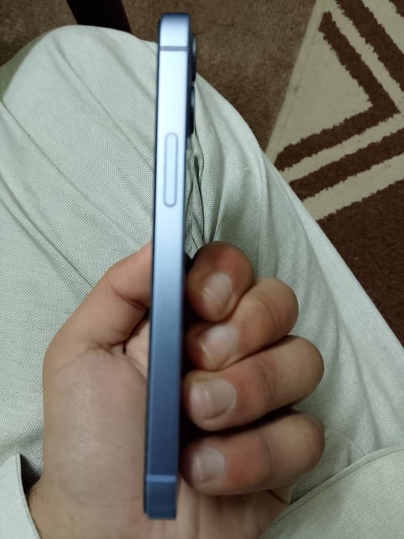 Apple iPhone 12 2