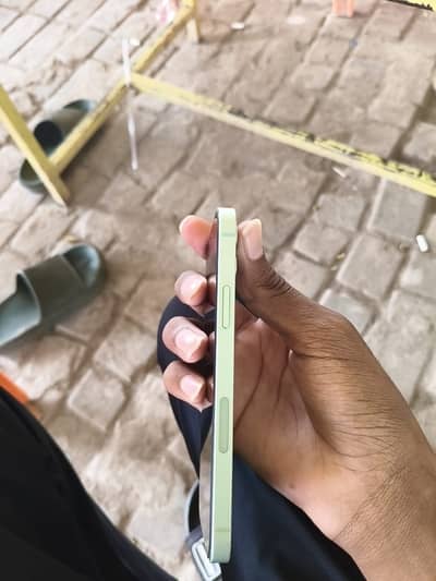 Apple iPhone 12