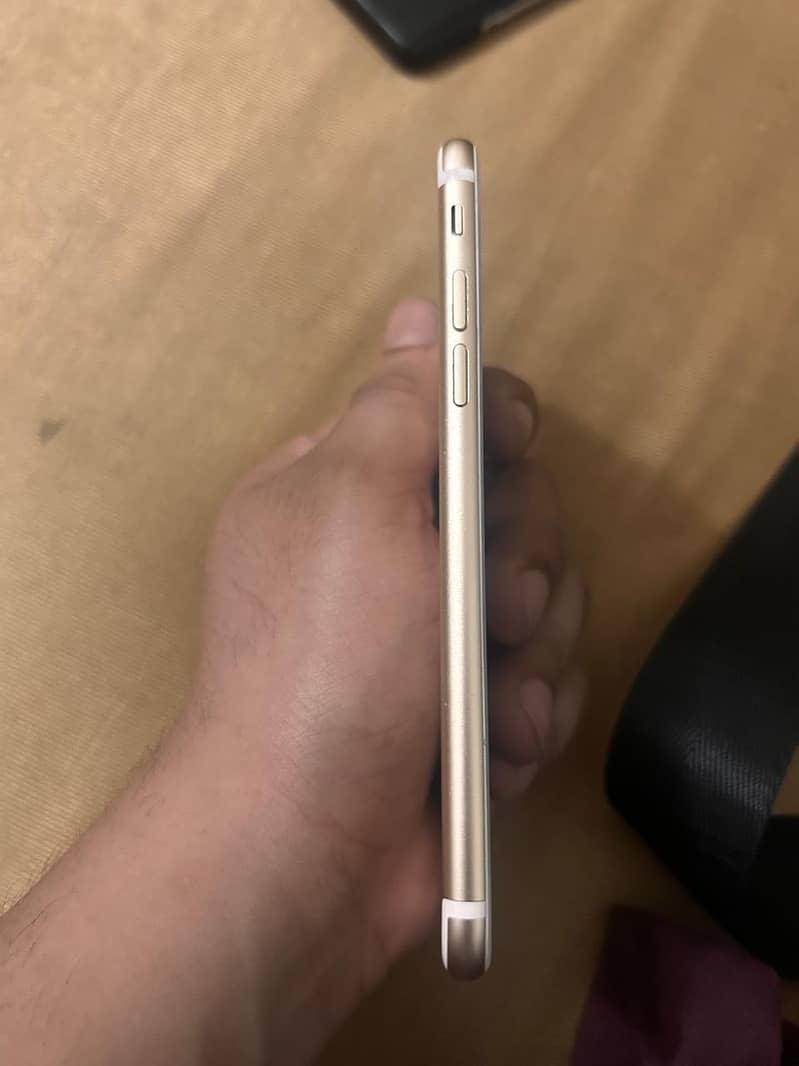 Apple iPhone 7 1