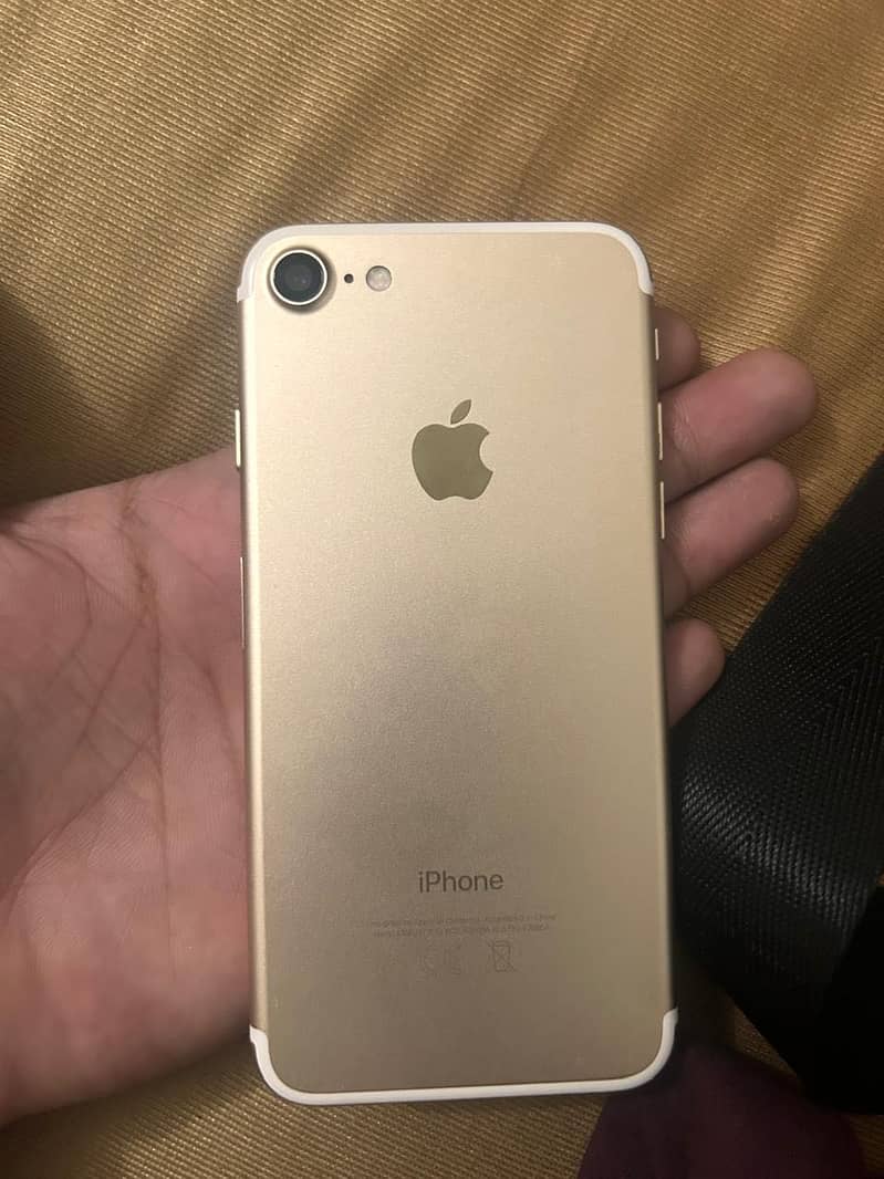 Apple iPhone 7 3