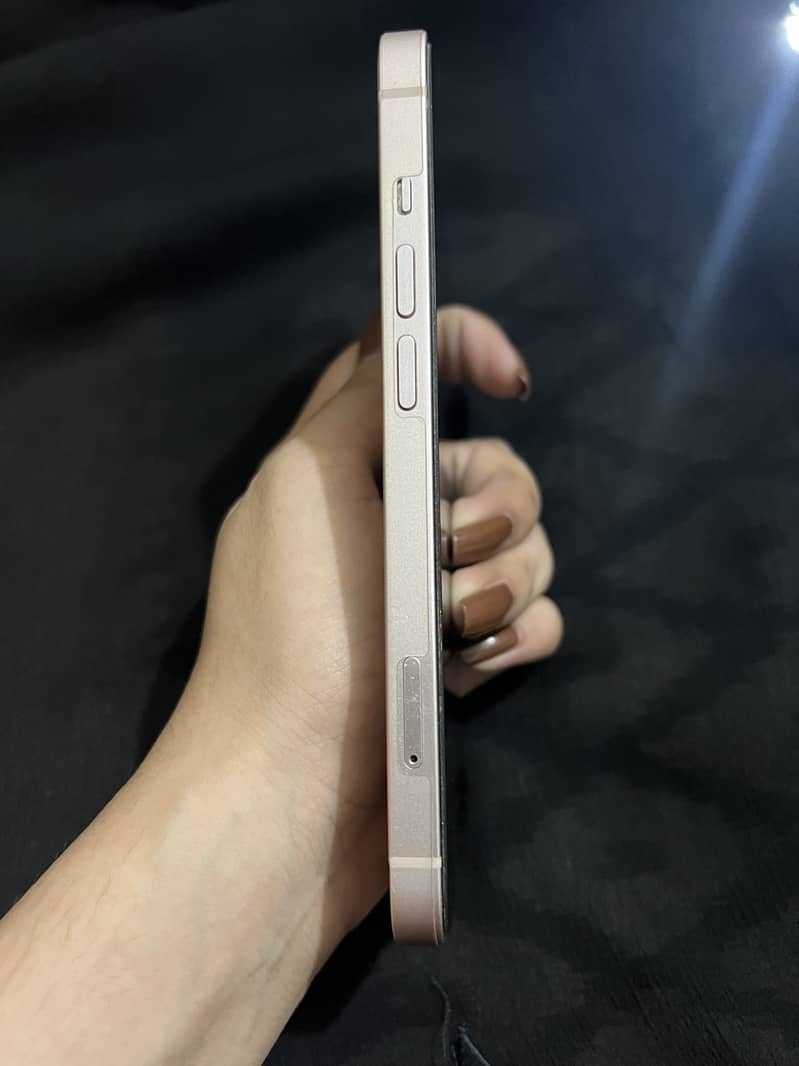 Apple iPhone 13 1