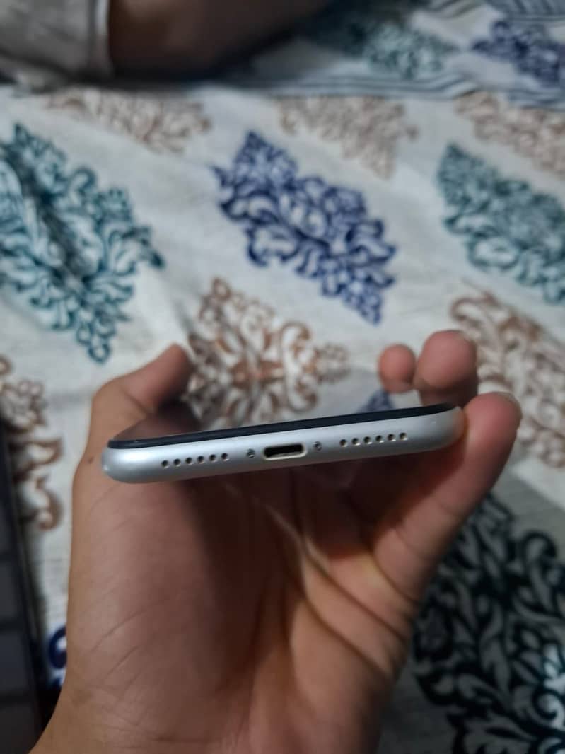 Apple iPhone 11 2