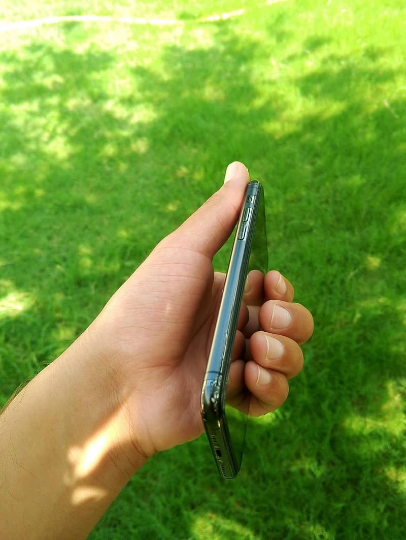 iphone 11 pro 2