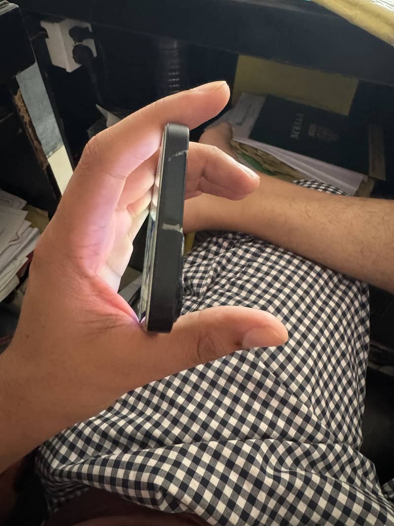 Apple iPhone 13 1