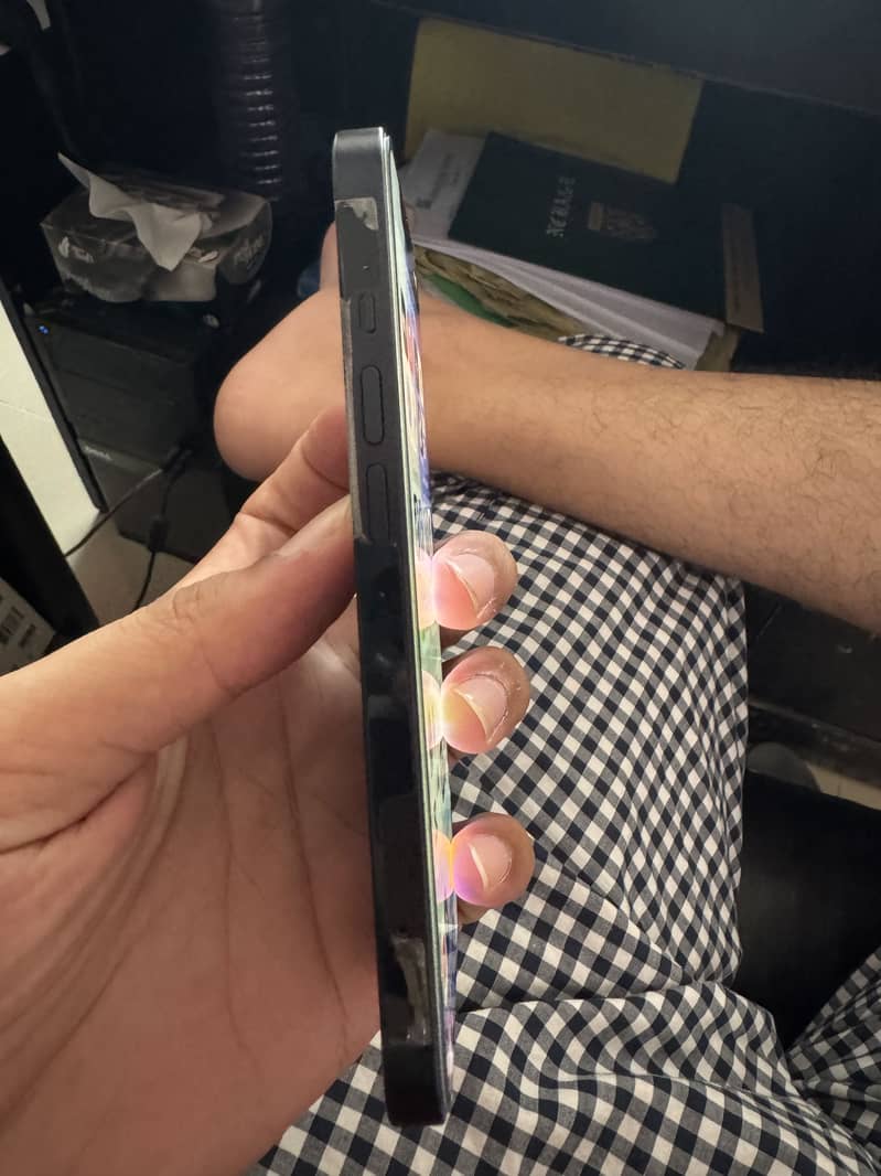 Apple iPhone 13 3