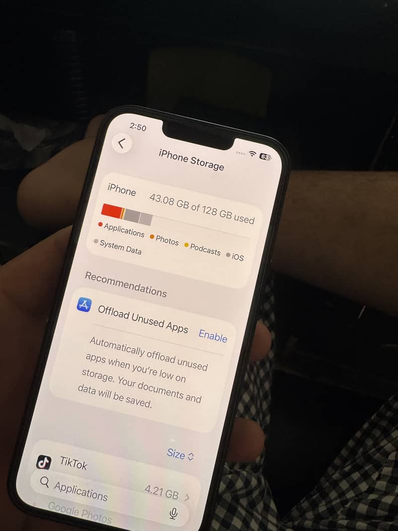 Apple iPhone 13 4