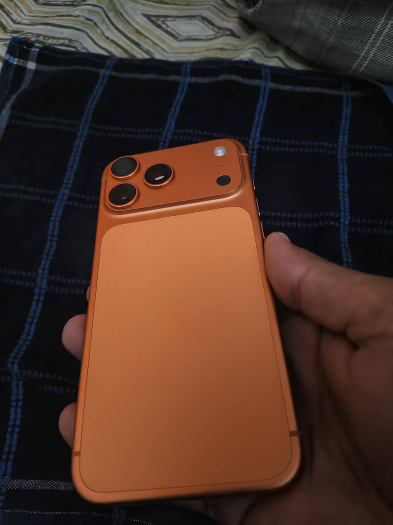 Apple iPhone 17 Pro Max 3