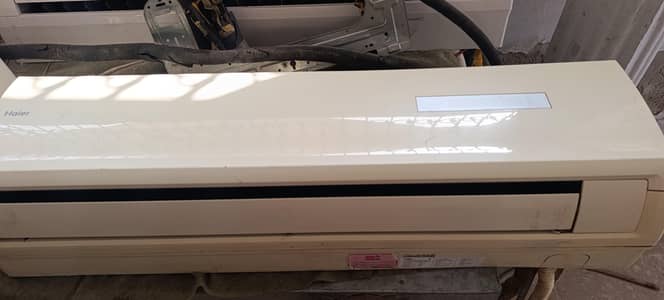 2 Simple Ac's 1.5ton (pipe ni hain)