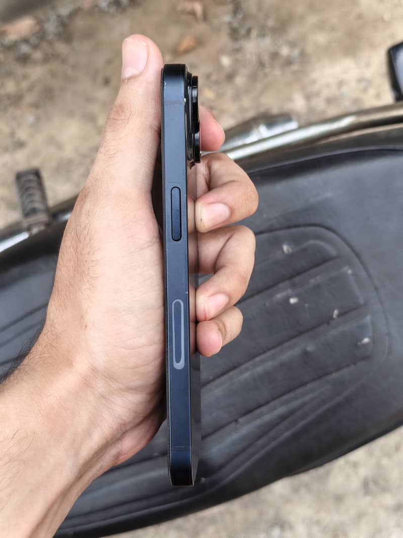 Apple iPhone 14 2