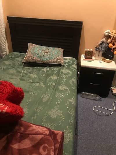 Single bed with dressing table (wooden)