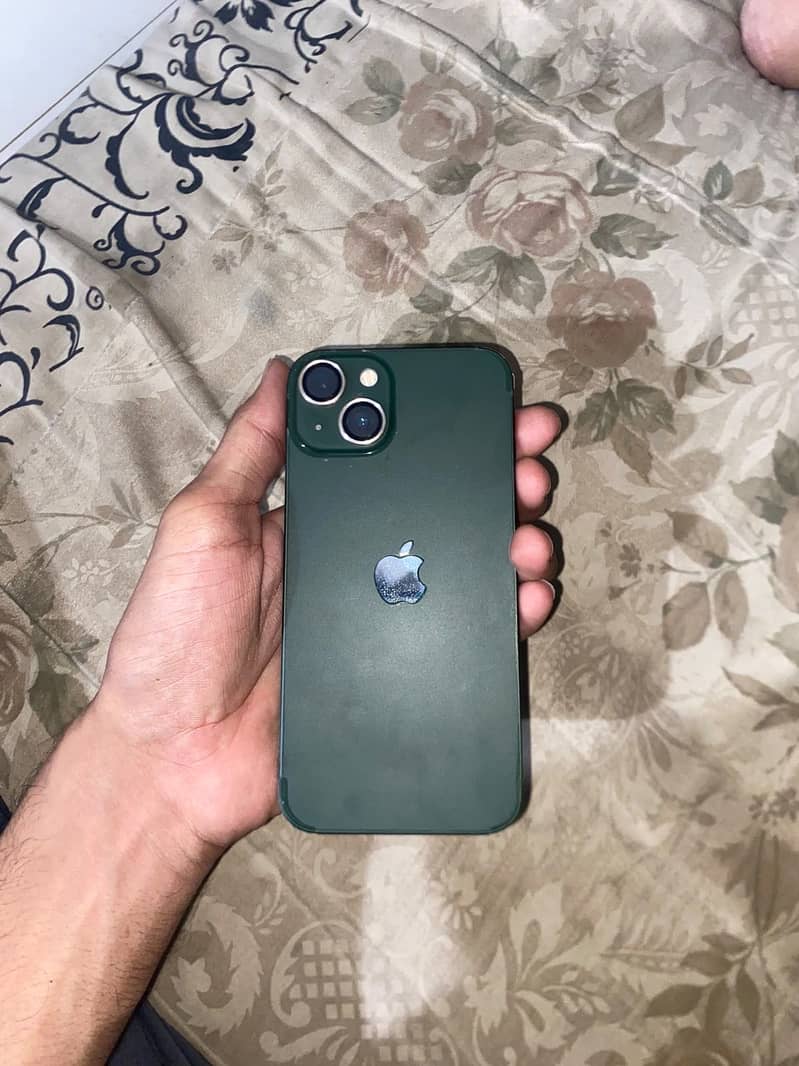 Apple iPhone 13 0