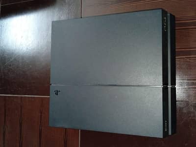 10 condition ps4 1tb with 3 games and 2 controllers